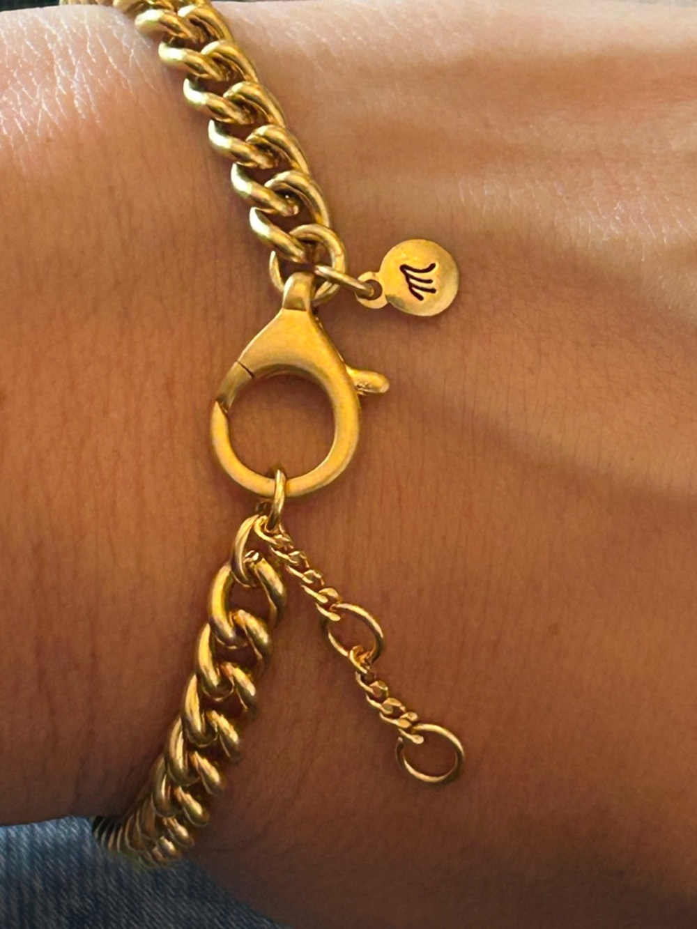 Madewell Gold Tone Curb Link Chain Bracelet, large clasp, adjustable length - Picture 6 of 6